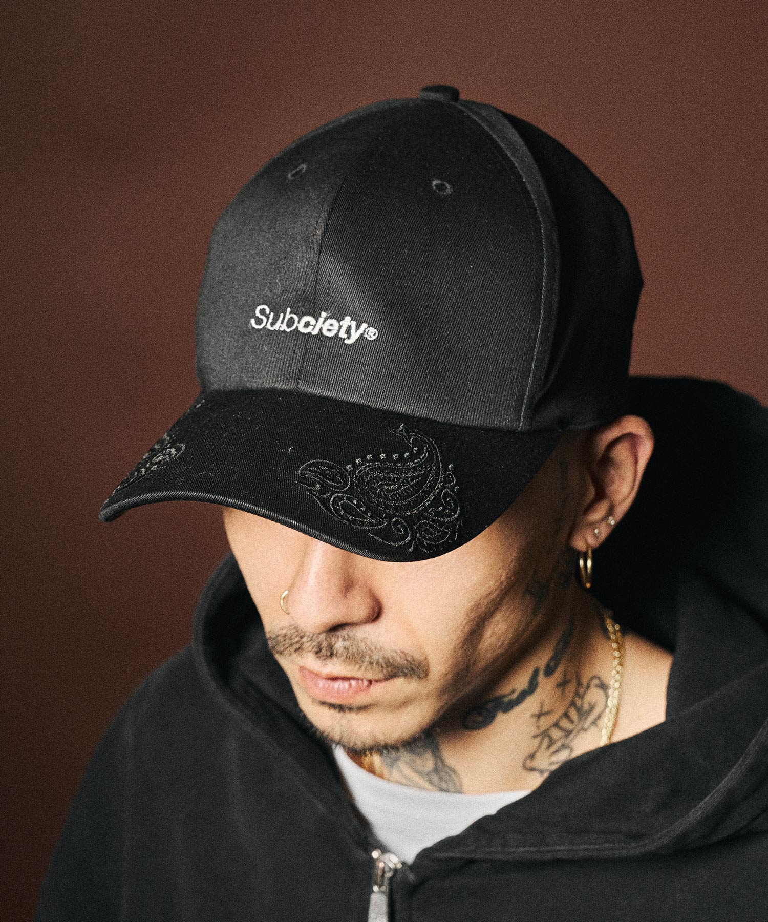 Paisley embroidery cap
