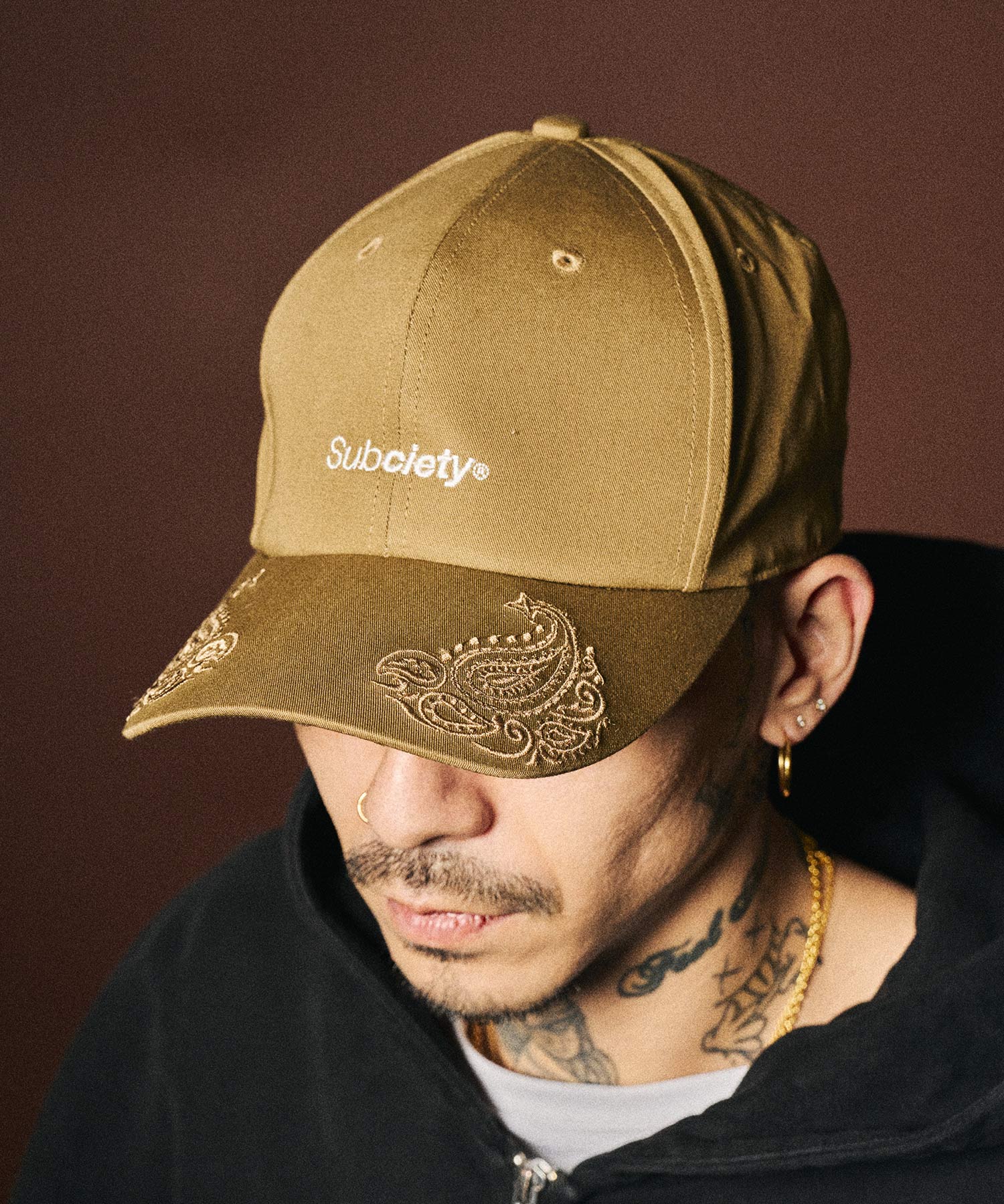 Paisley embroidery cap