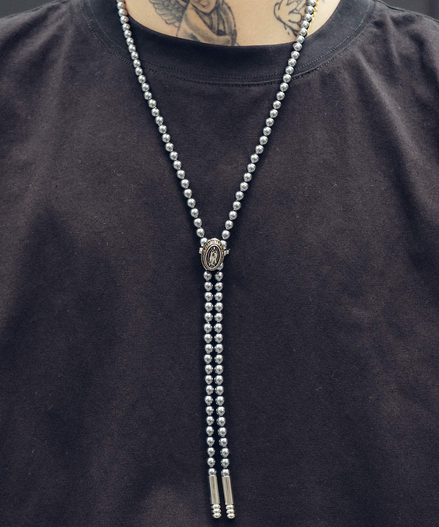 Medaille pearl necklace