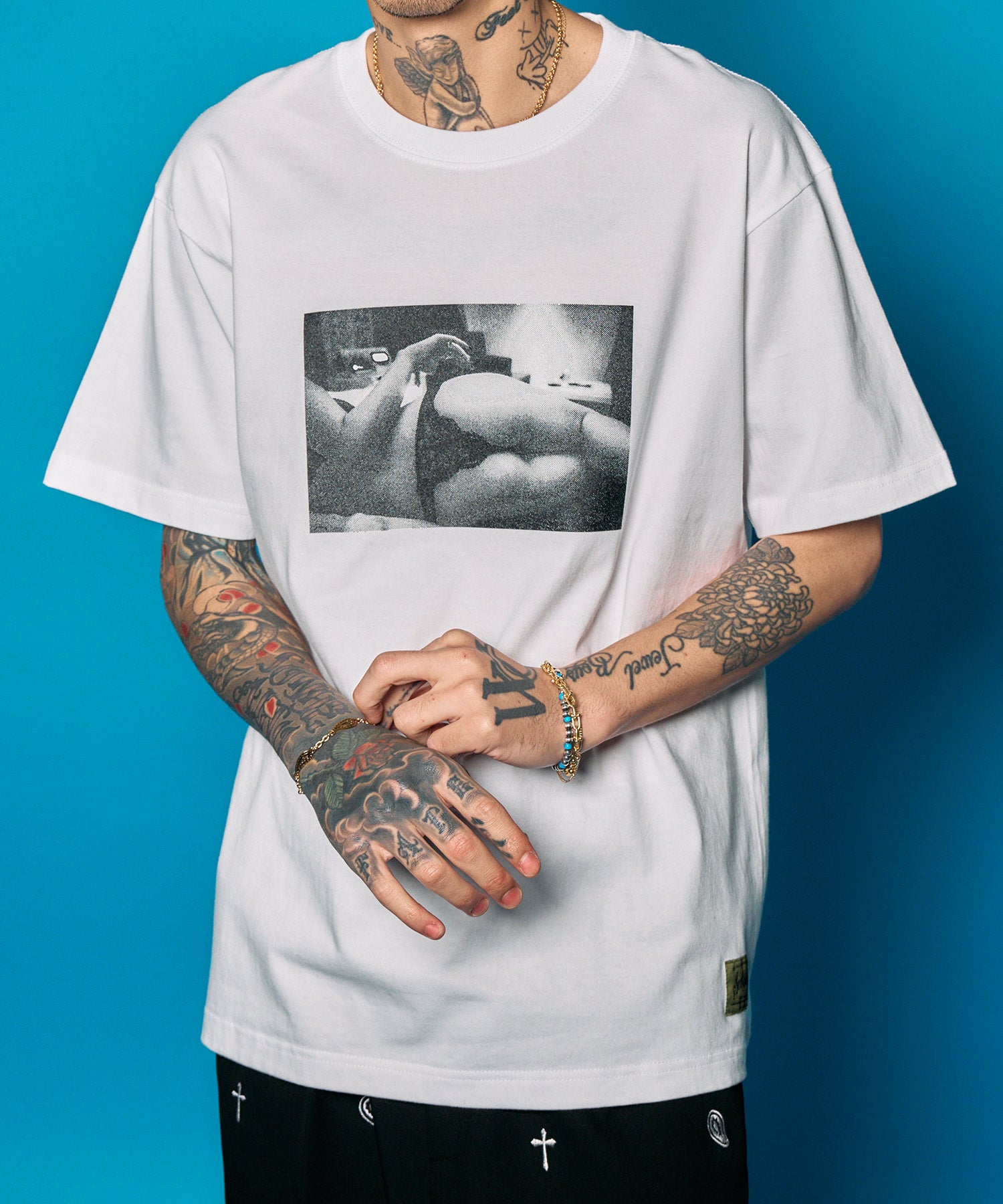 intimate room tee