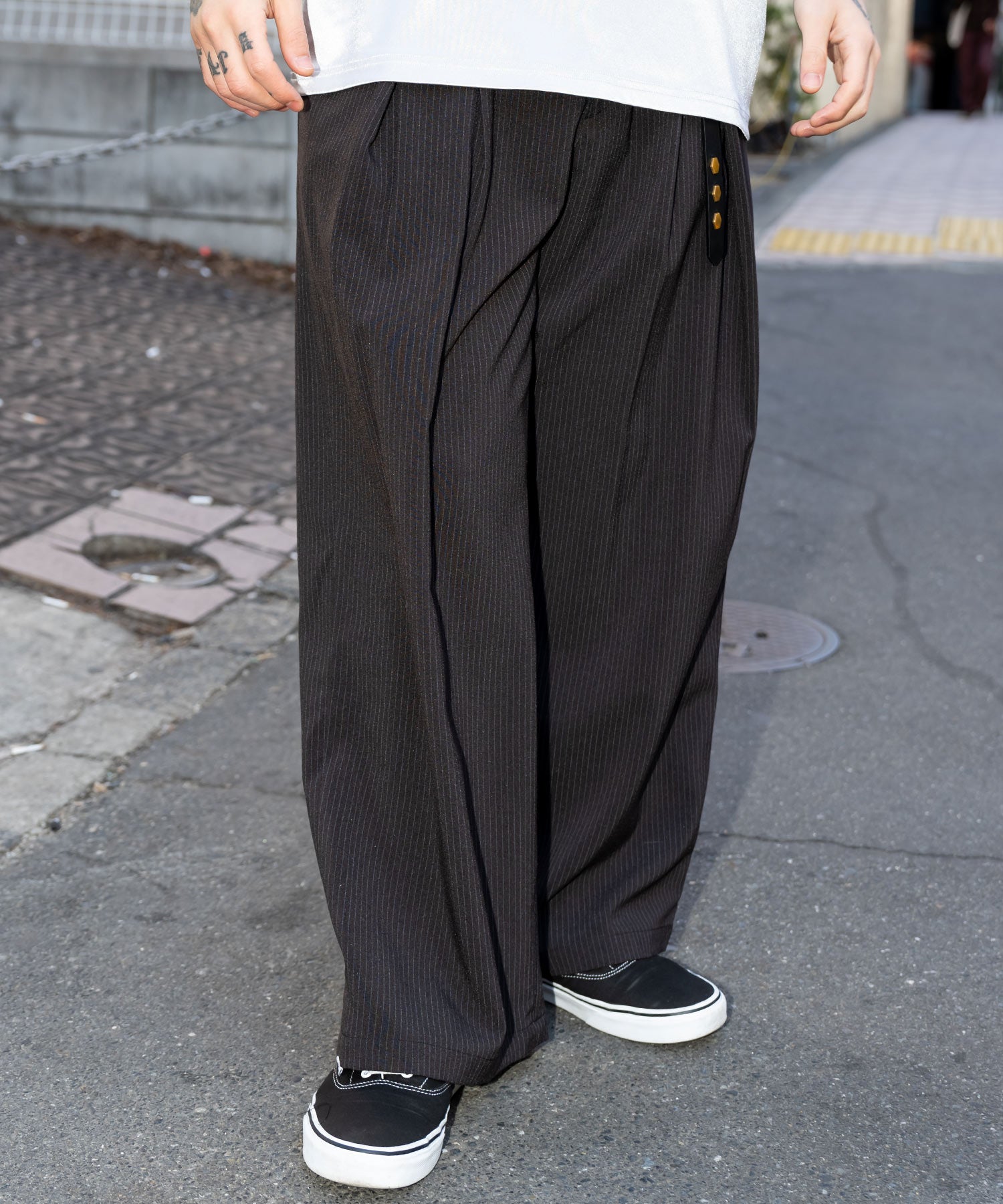 Cross tuck slacks