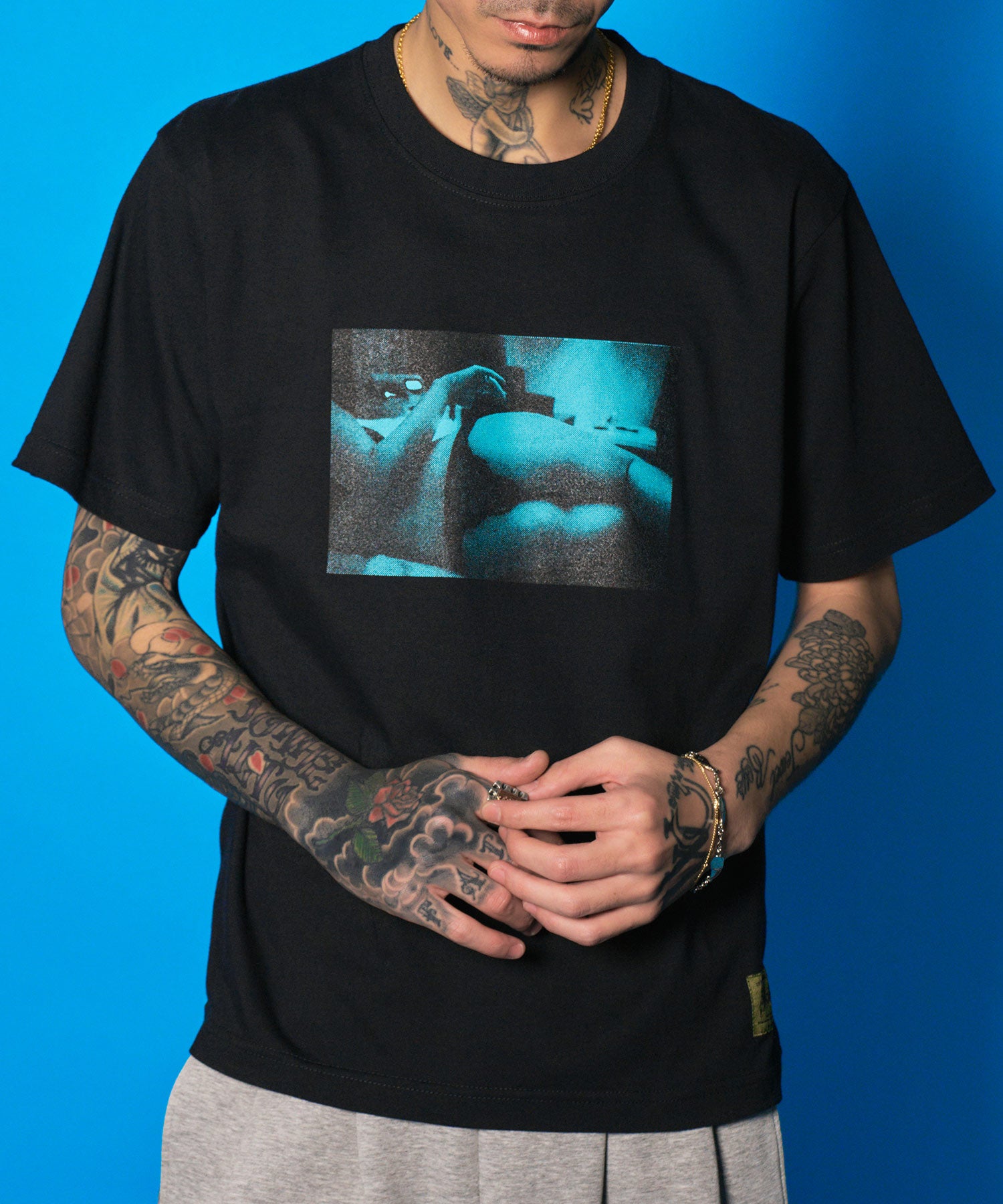 intimate room tee