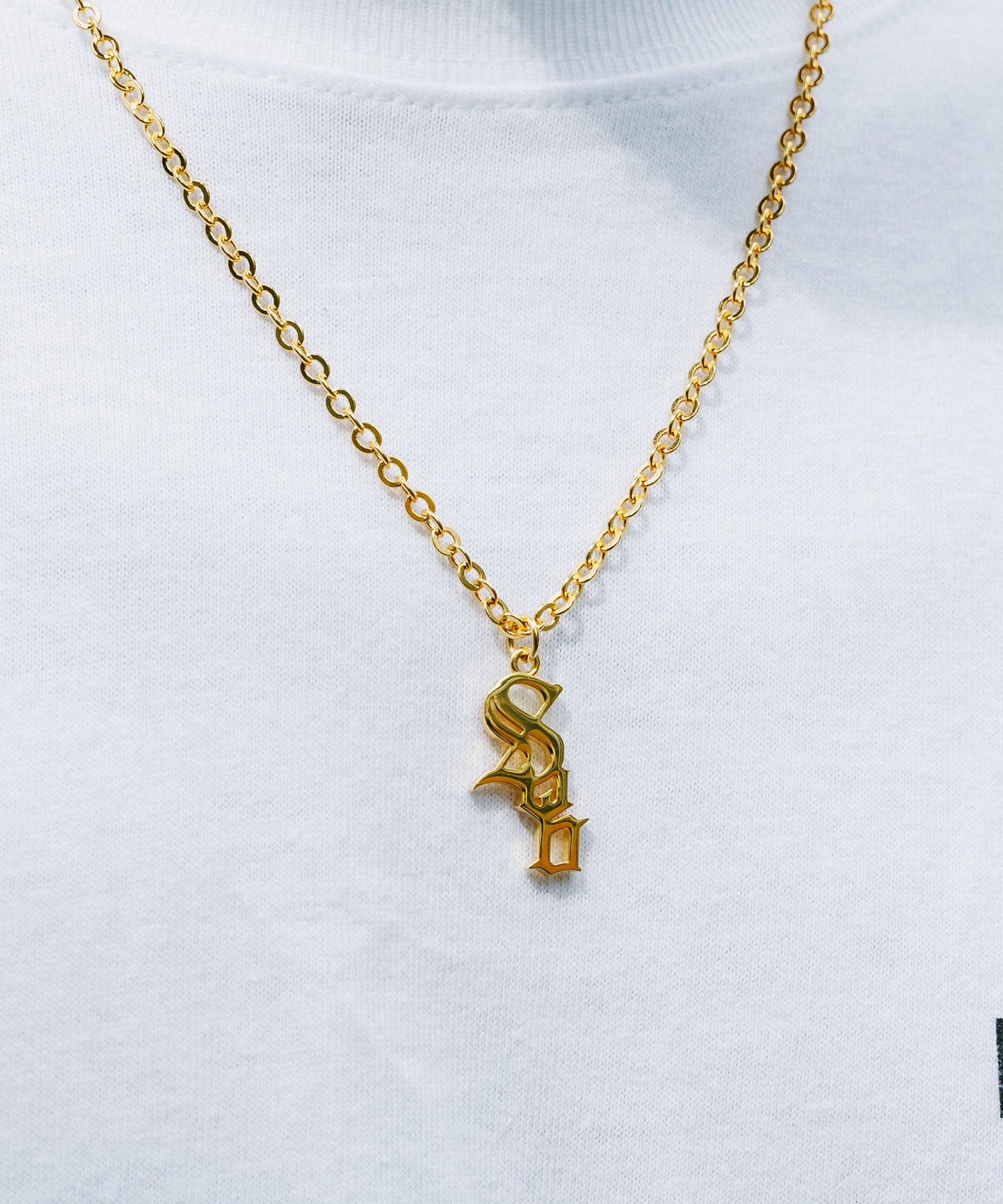 BRASS NECKLACE-CROWD-