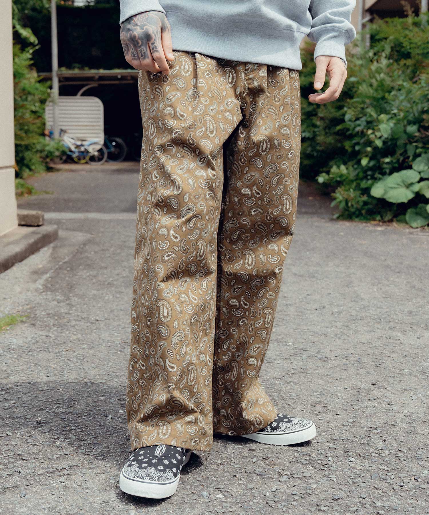 Paisley baggy pants