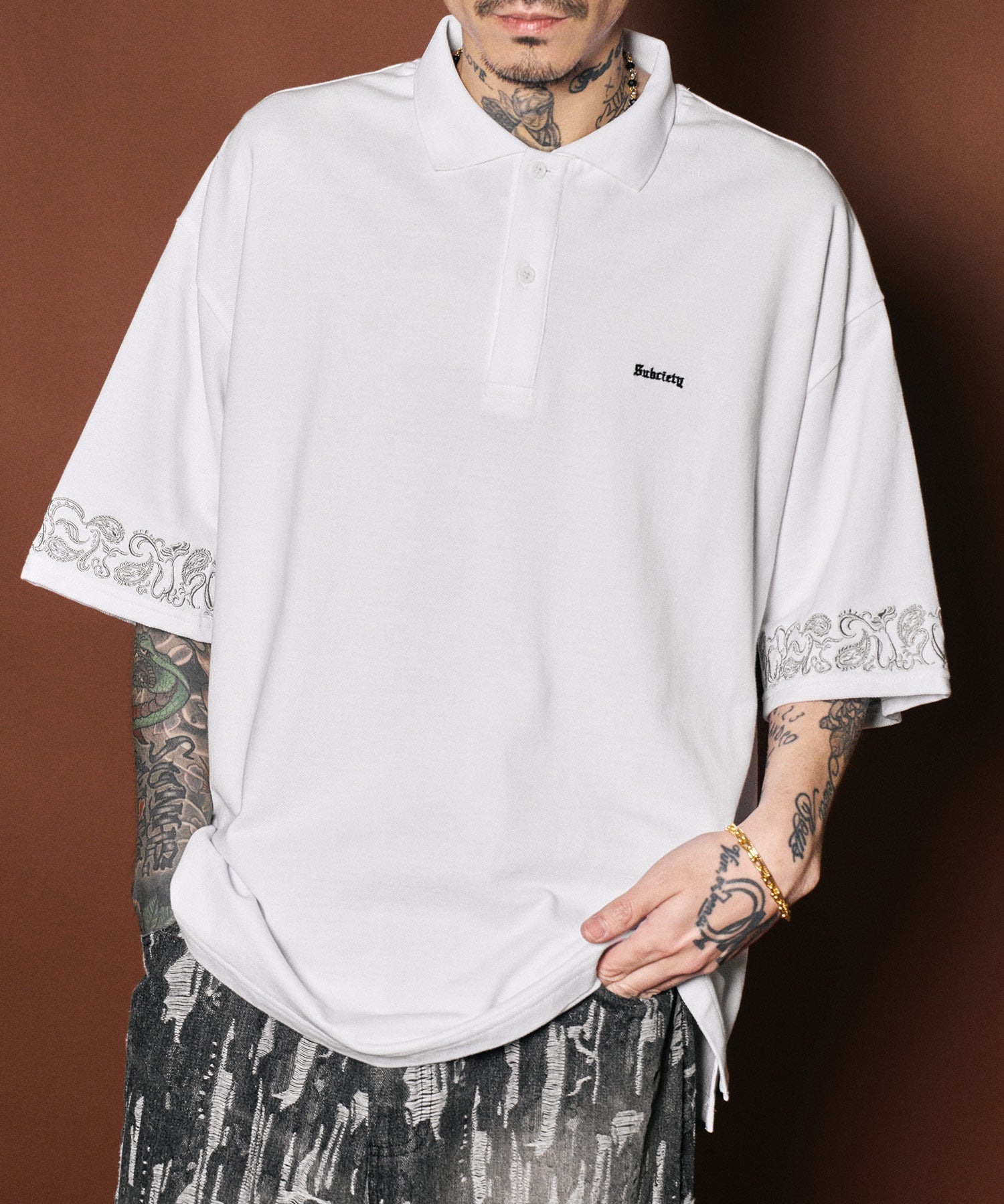 Sleeve embroidery polo shirt