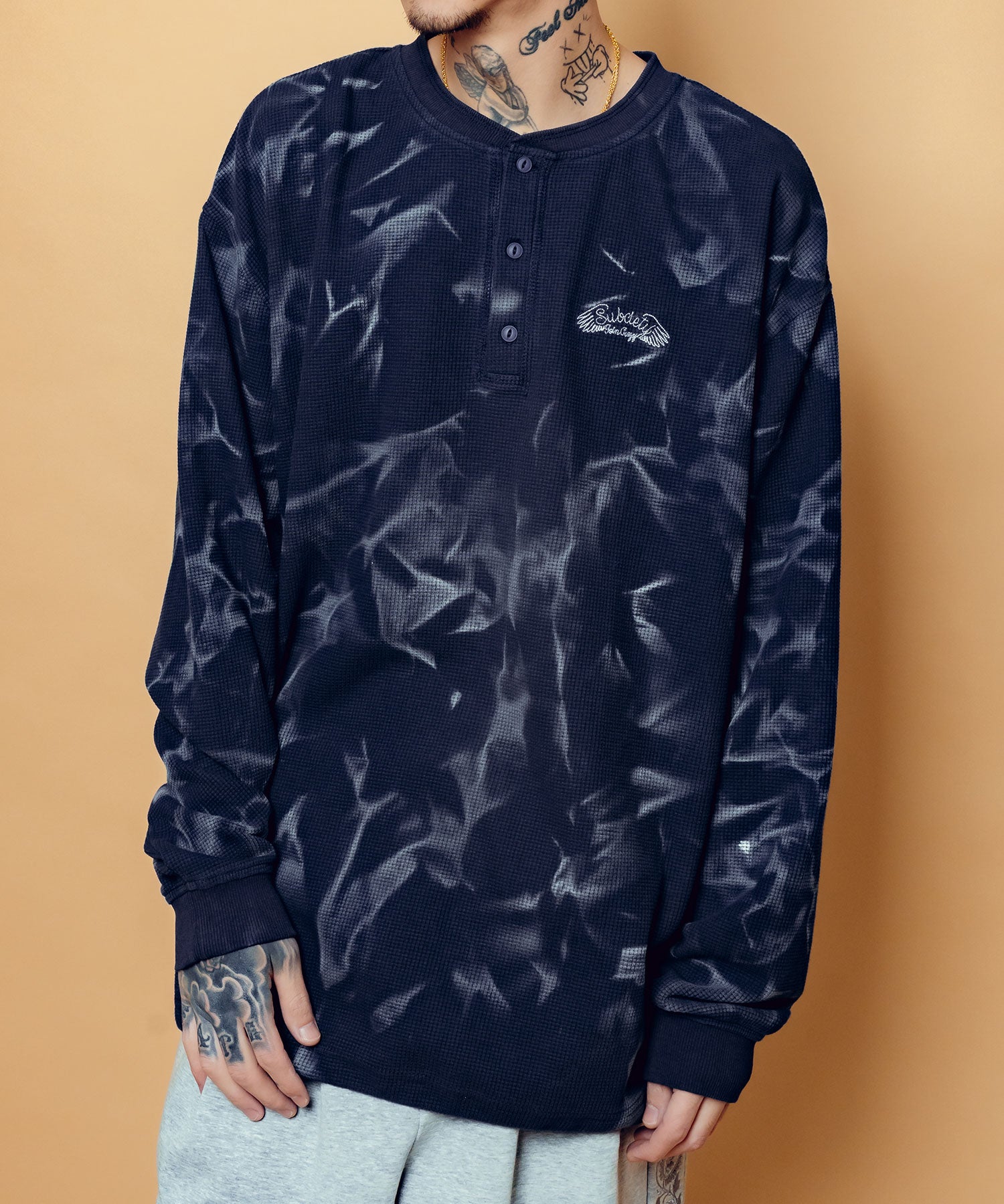 Henry neck waffle L/S