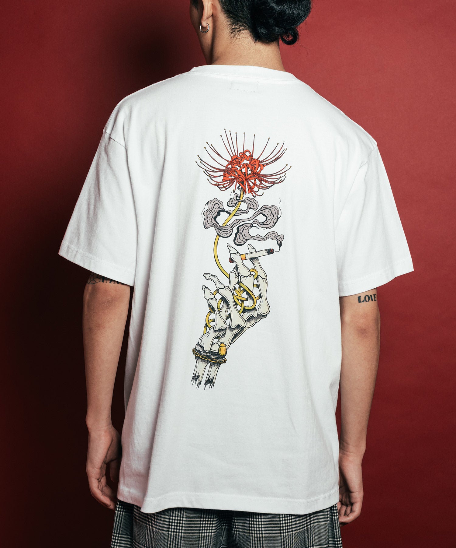 Spider lily tee