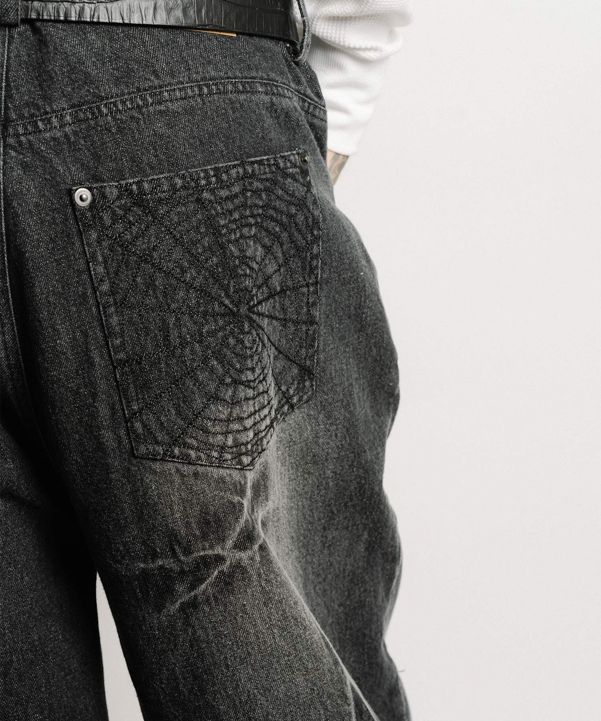 Cobweb curved denim pants-thumbmail-14