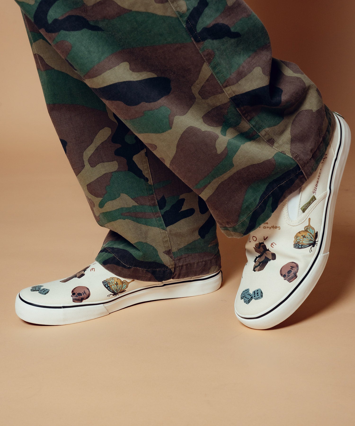 Memorial slip-on-thumbmail-16