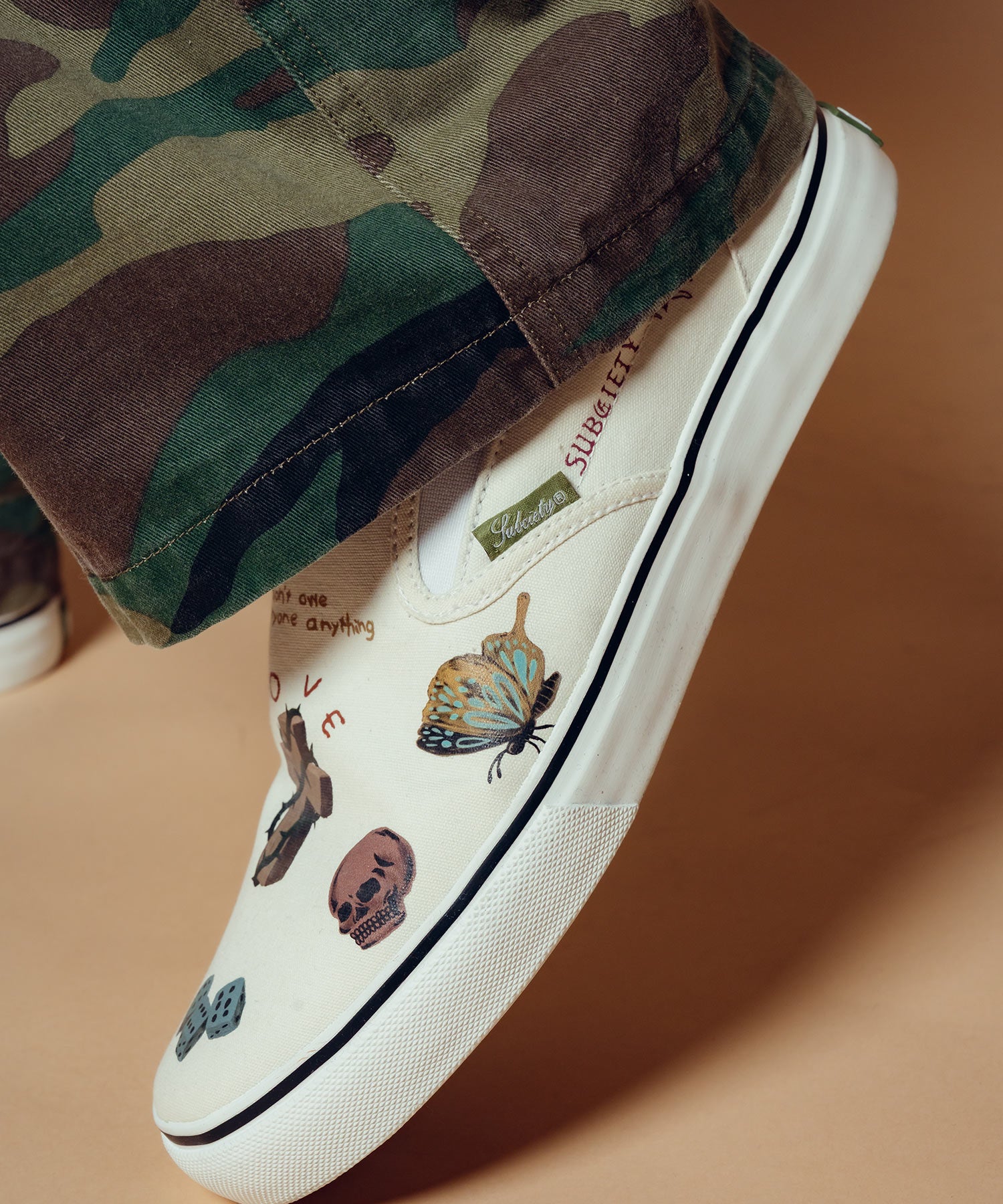 Memorial slip-on-thumbmail-17