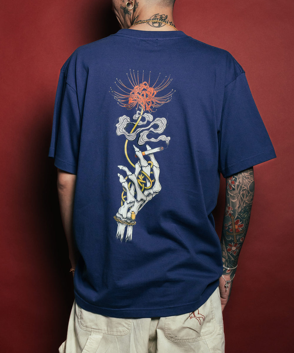 Spider lily tee