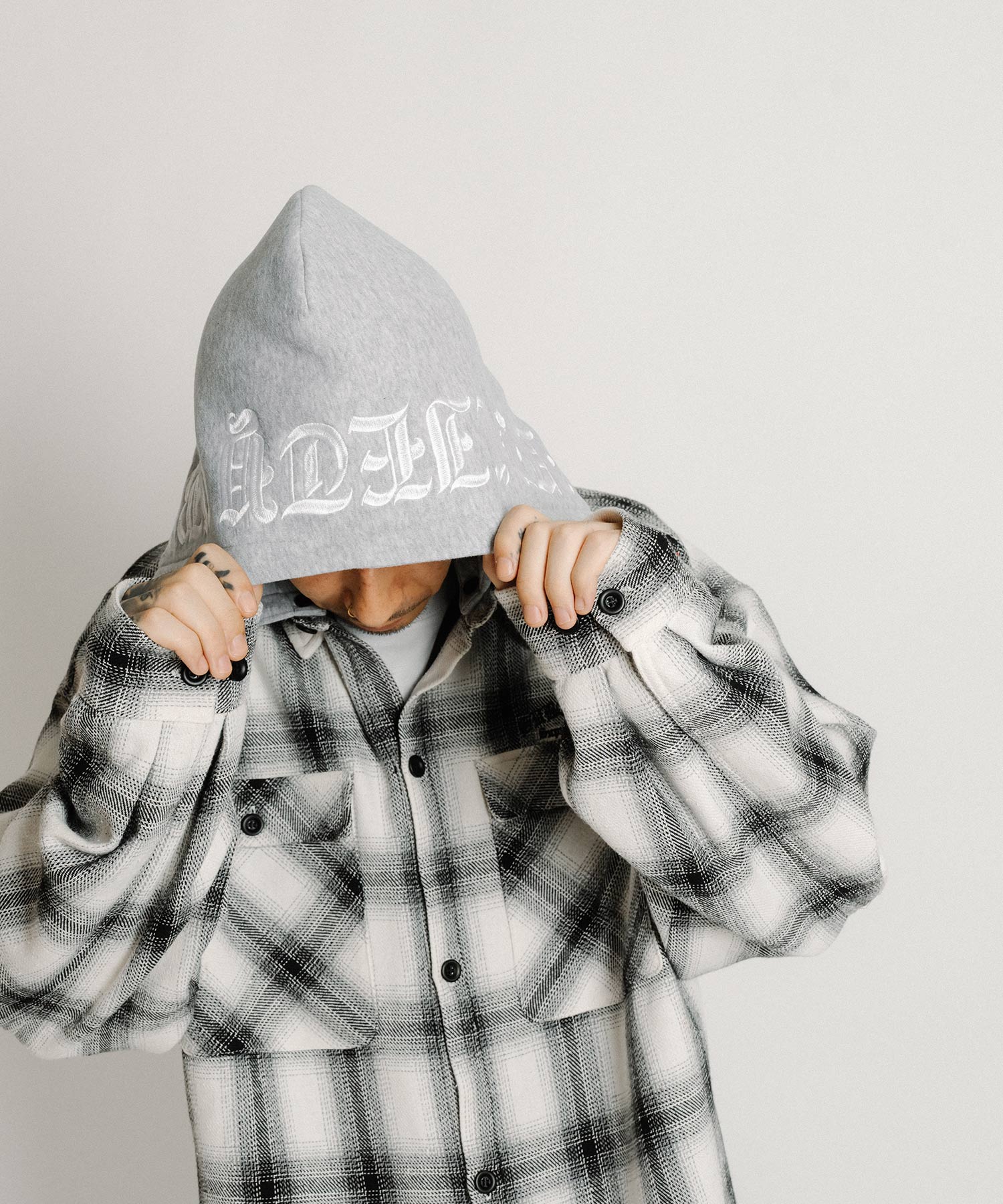 Detachable hood plaid jkt