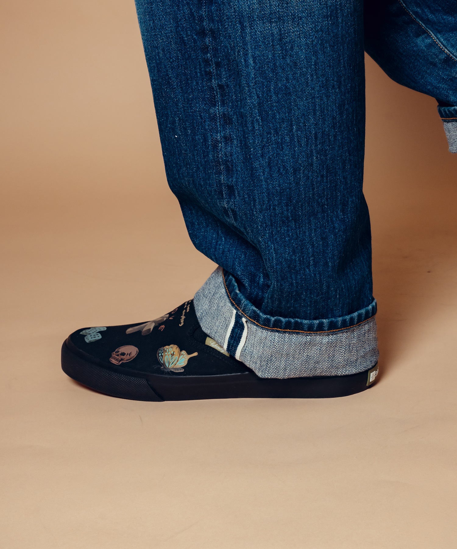 Memorial slip-on-thumbmail-42