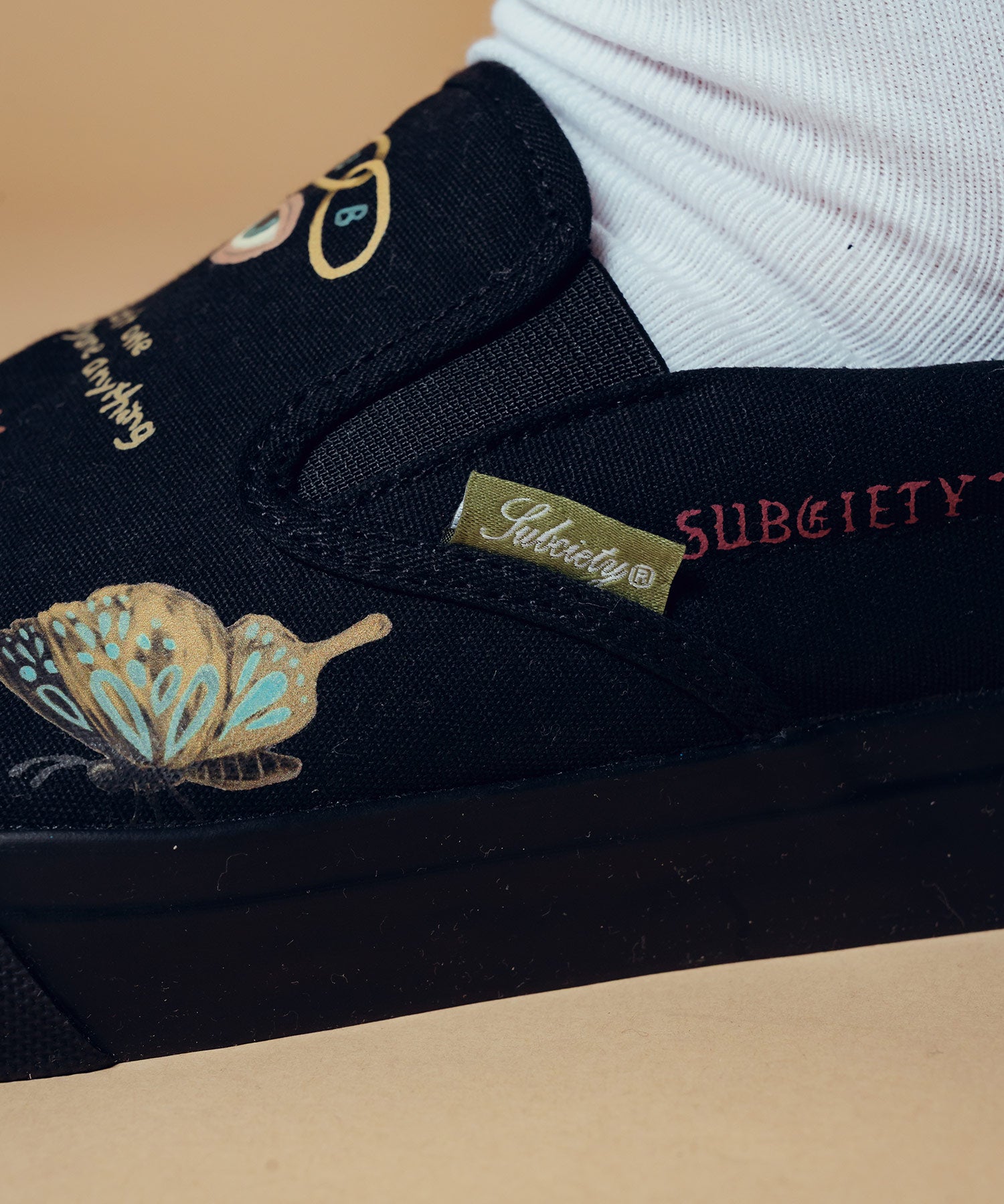 Memorial slip-on-thumbmail-39