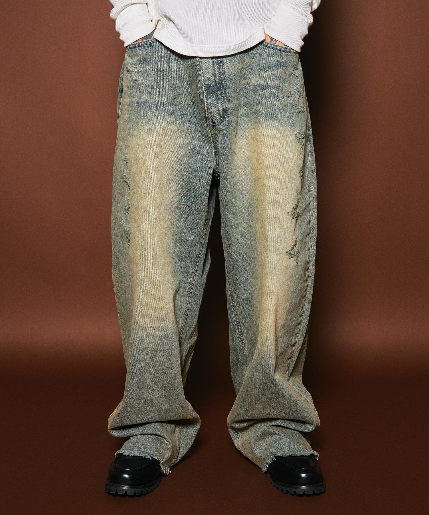 Fade wide denim