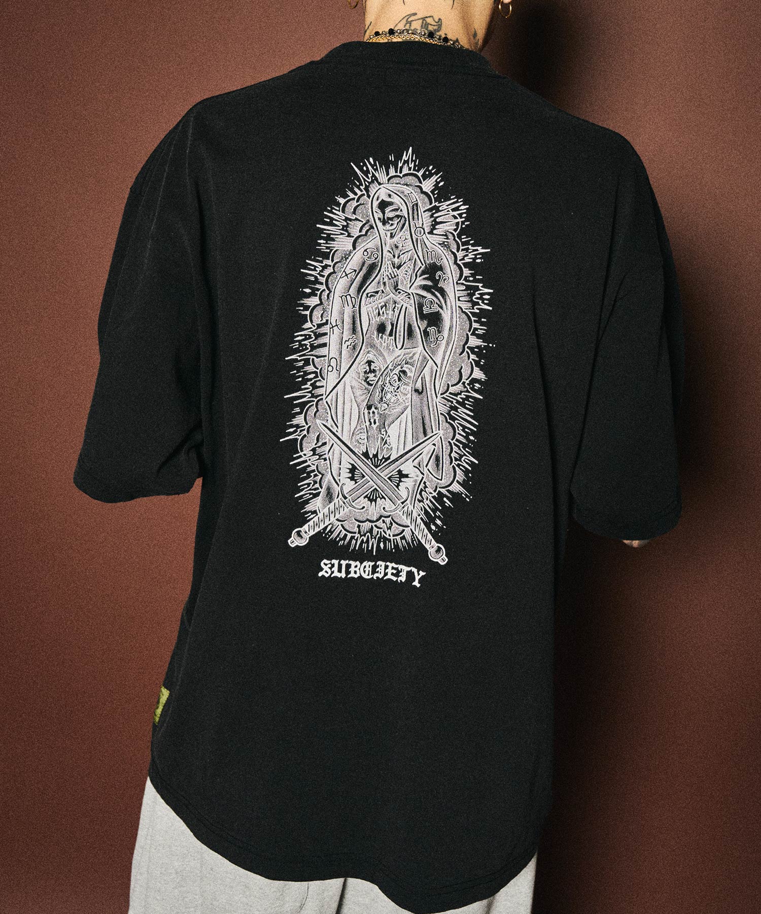 Saint riot tee