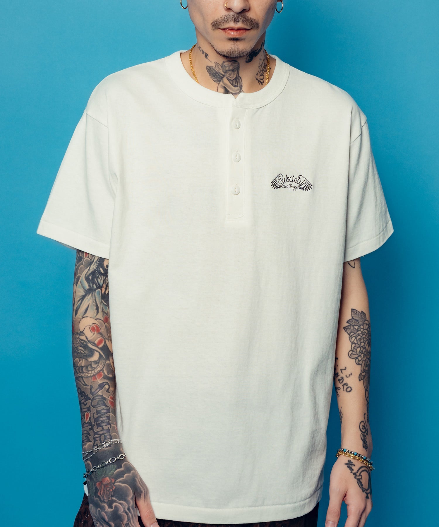 Henley neck tee