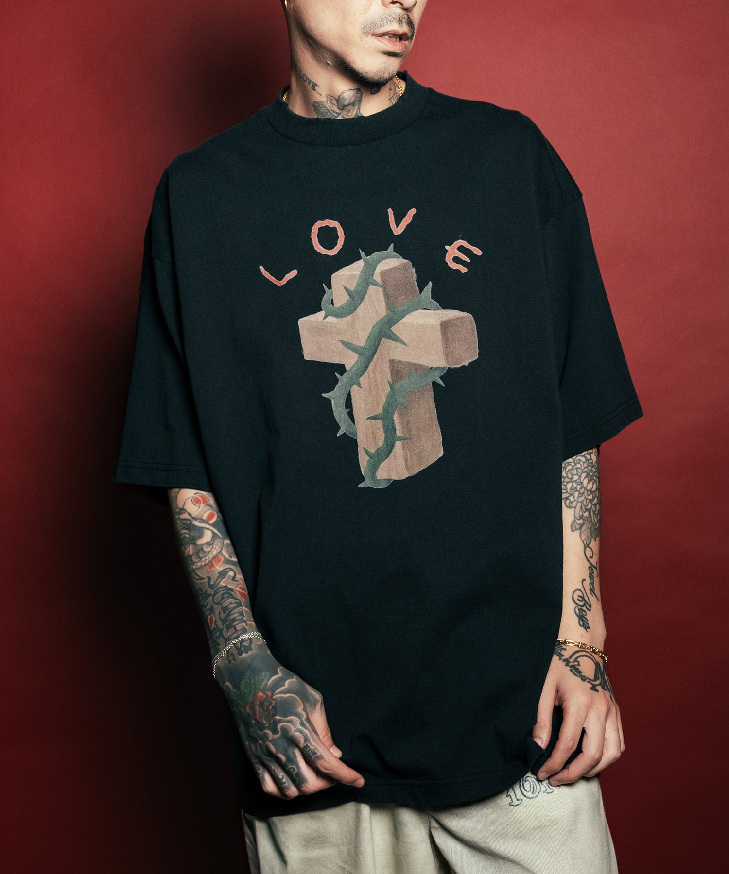 Thorn cross tee
