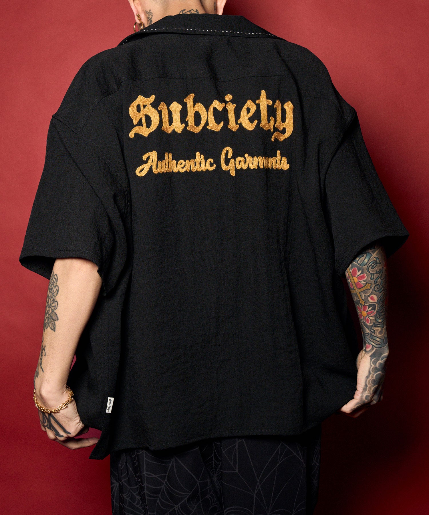Classic chain embroidered shirt