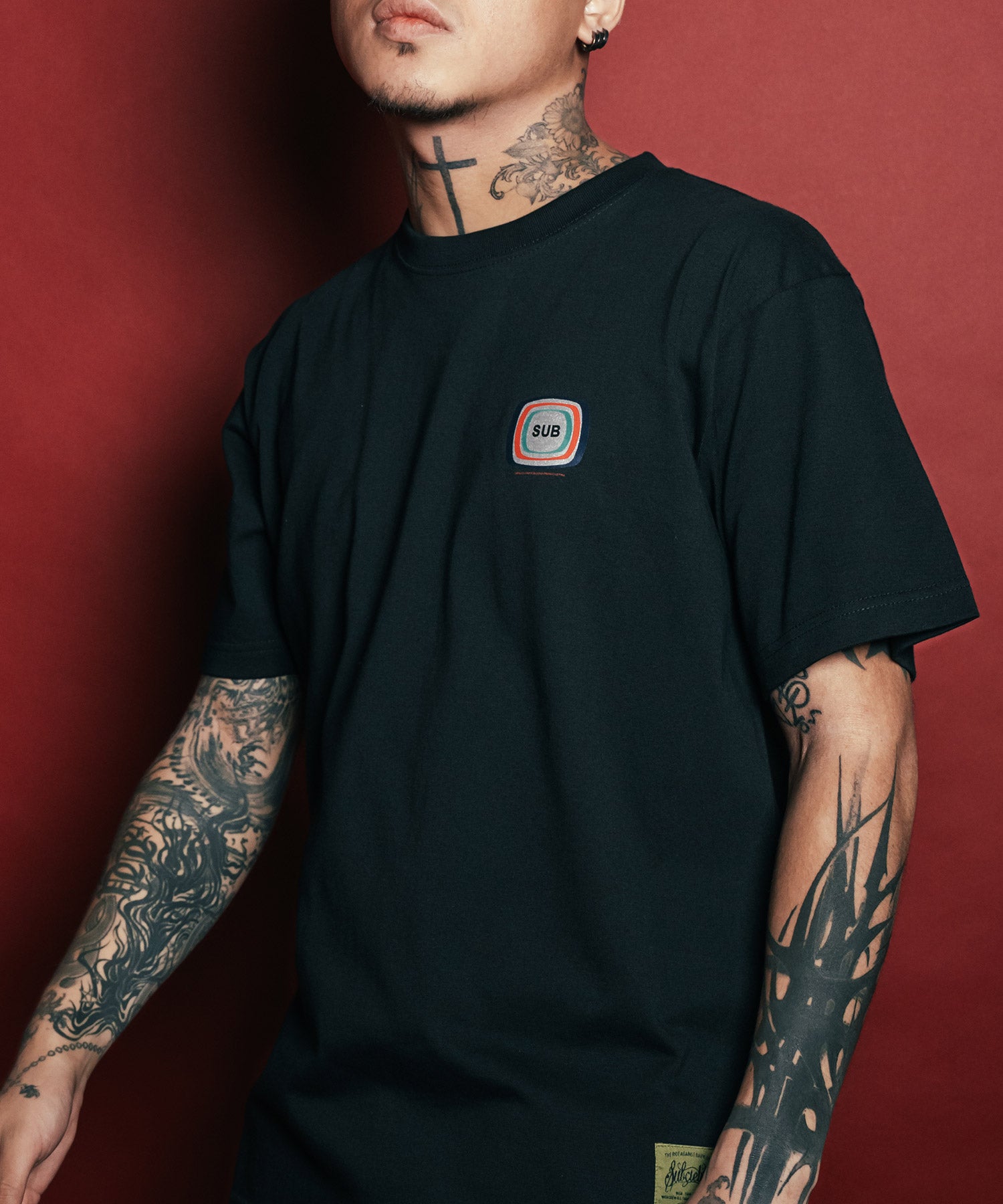 Broadcasting tee