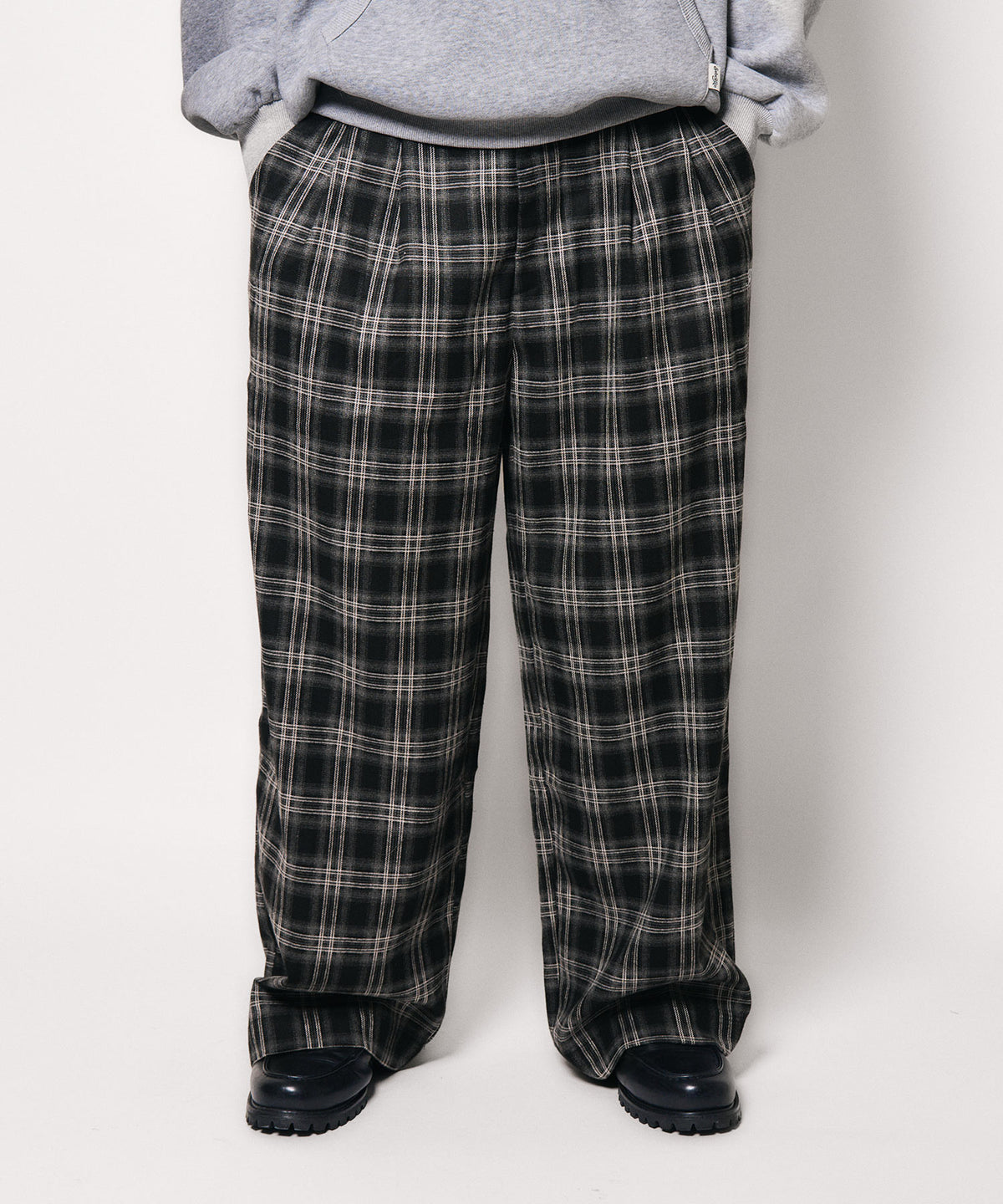Wide straight check slacks-thumbmail-10