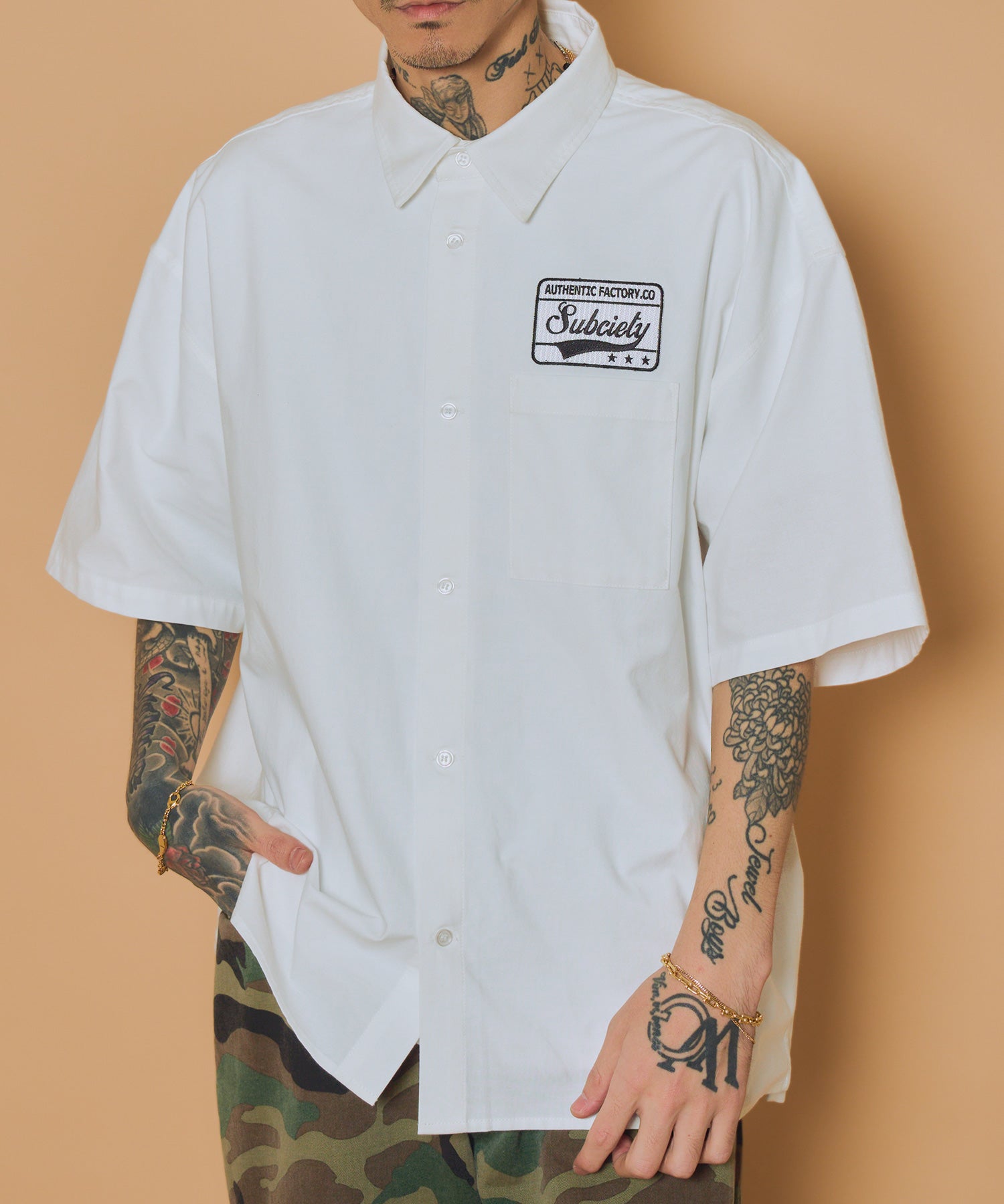 Square tail patch shirt
