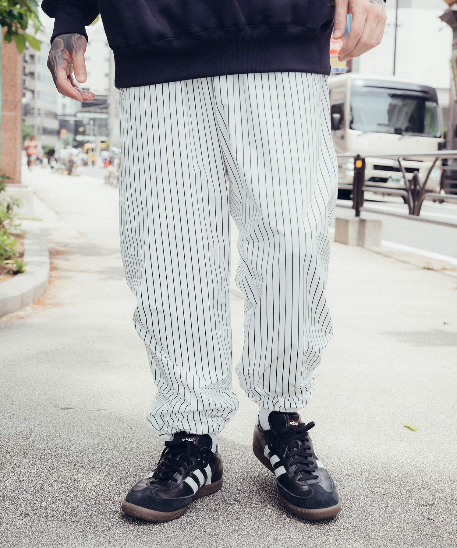 Stripe training pants