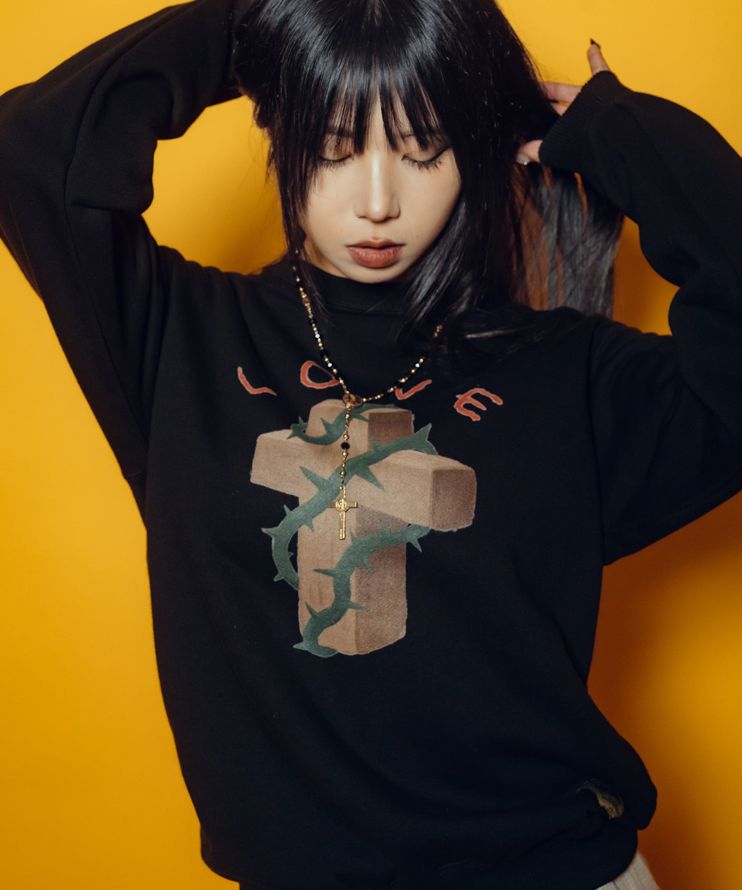 【WOMEN】Thorn cross sweat shirt