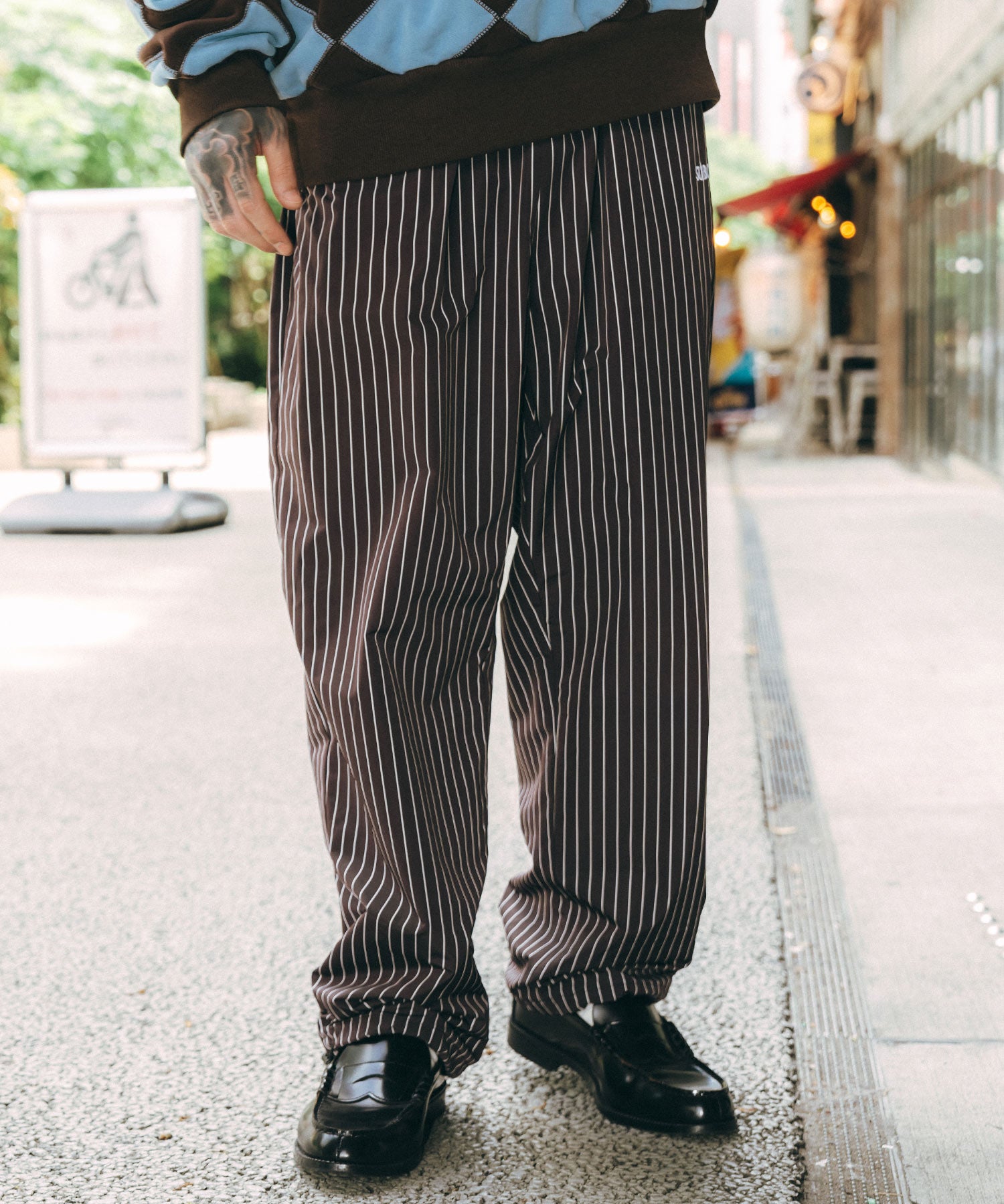 Stripe training pants
