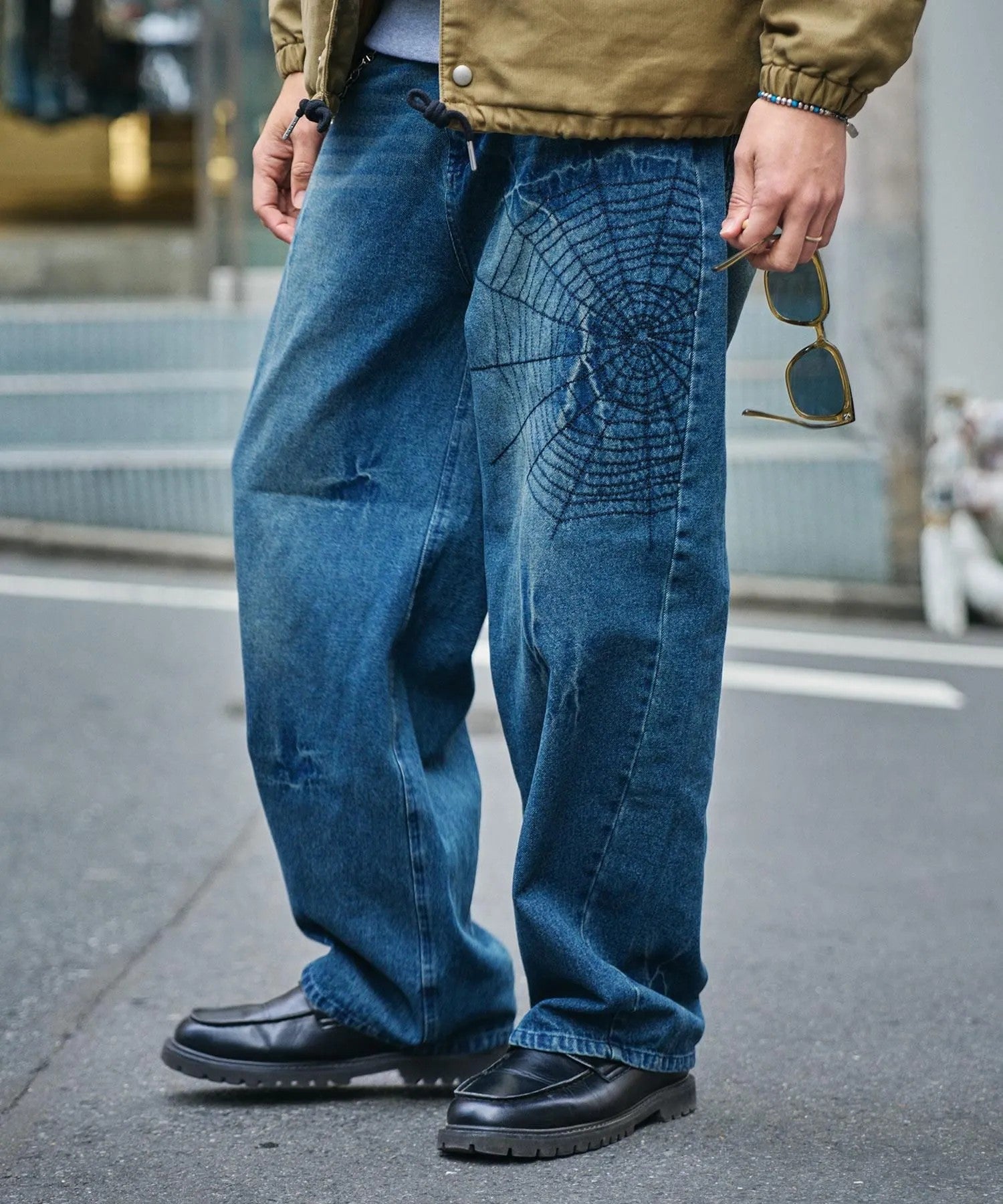 Cobweb curved denim pants