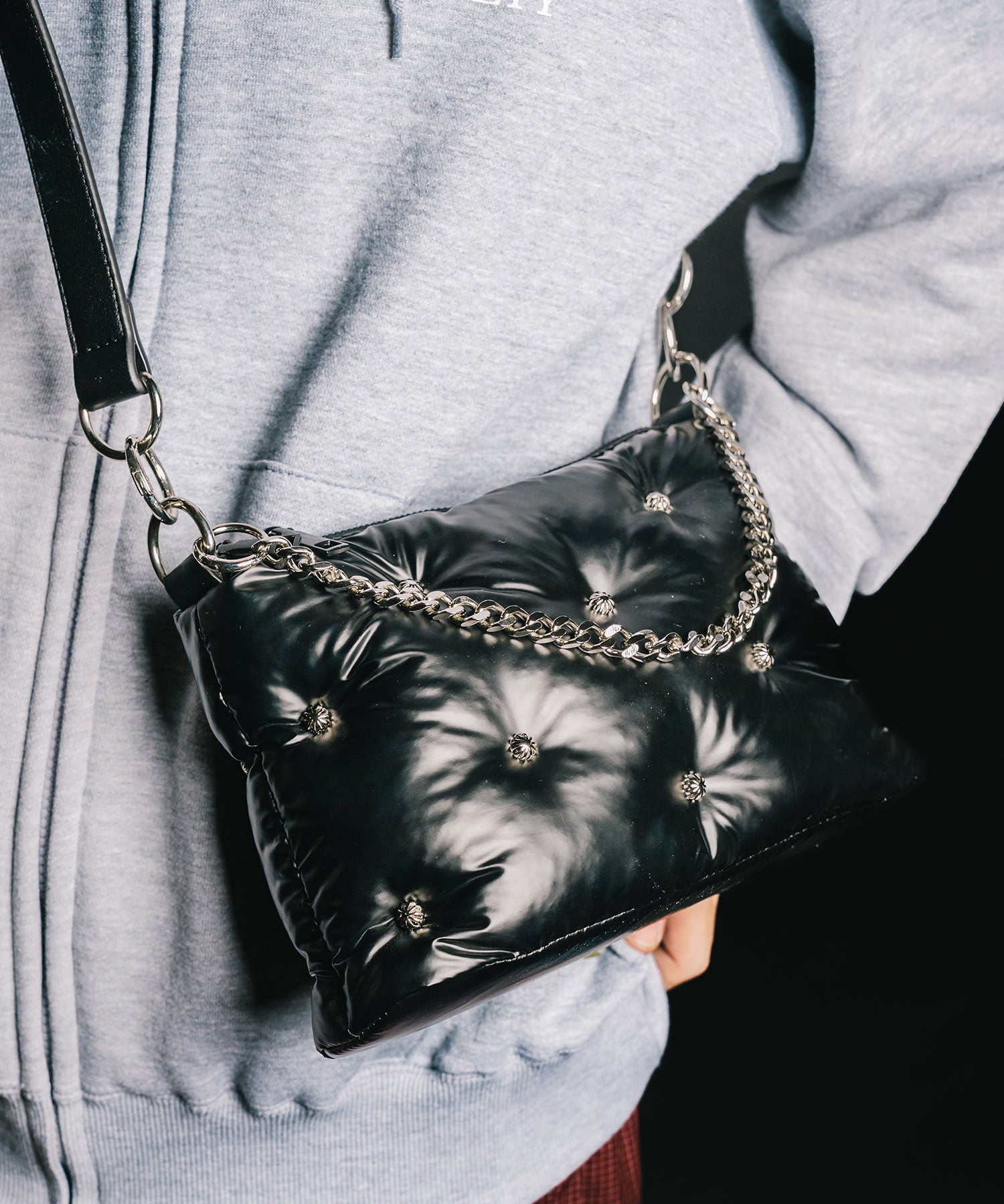 Padded shoulder bag
