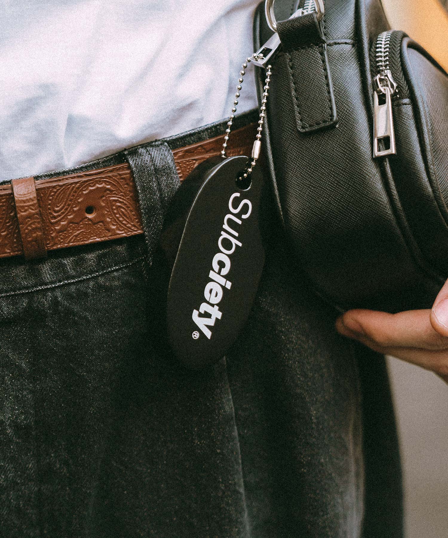 Floating key holder