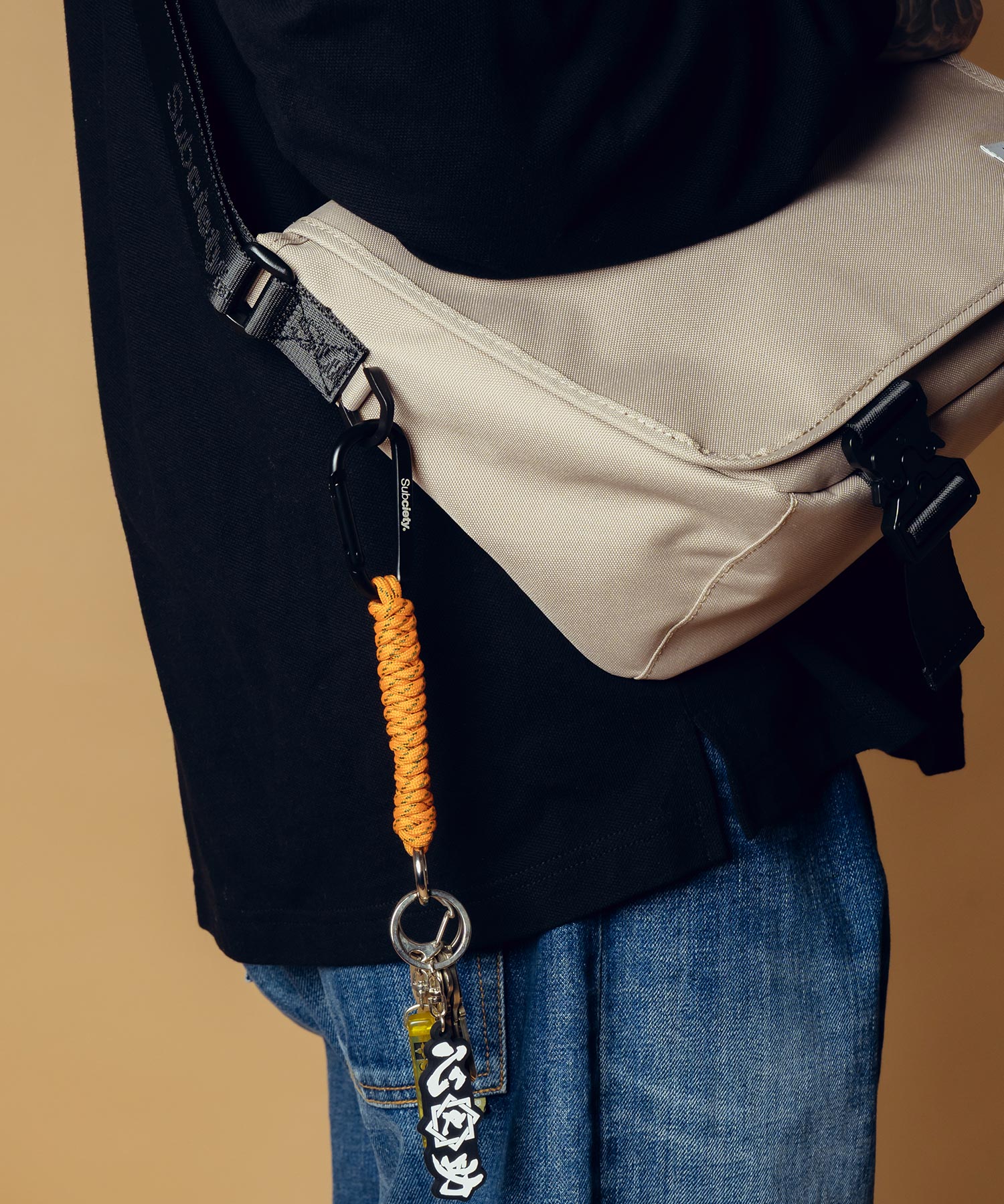 Paracord carabiner key holder-thumbmail-12